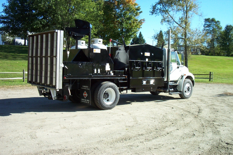 Комбинированная автономная установка инфракрасного ремонта асфальта на базе грузовика Mini TMV 