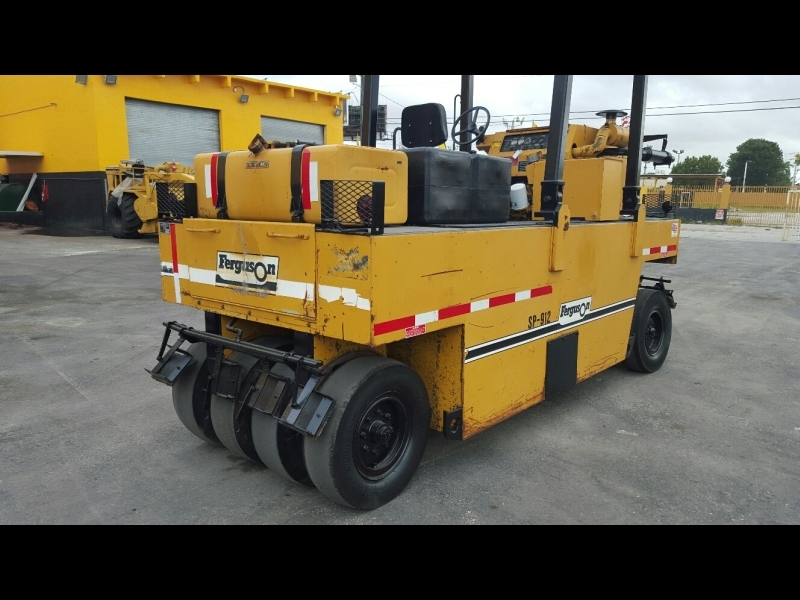 Виброкаток Ferguson SP 912 9-wheel Pneumatic Roller Виброкаток Ferguson SP 912 9-wheel Pneumatic Roller