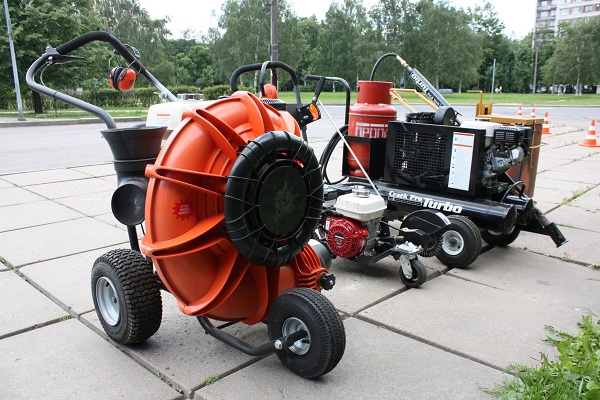  18 HP Billy Goat Blower