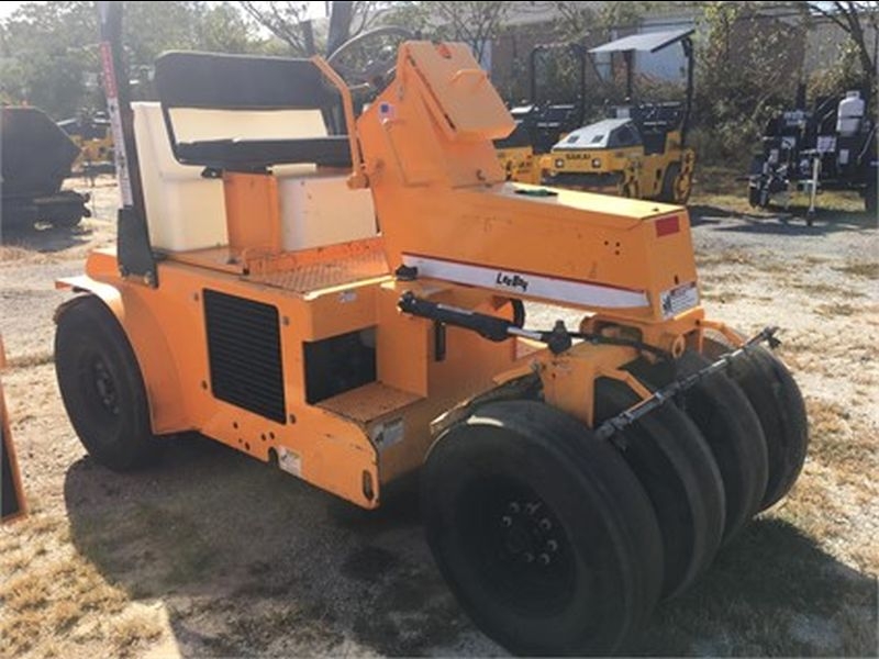 Виброкаток 2014 Leeboy 420 Pneumatic Roller Виброкаток 2014 Leeboy 420 Pneumatic Roller