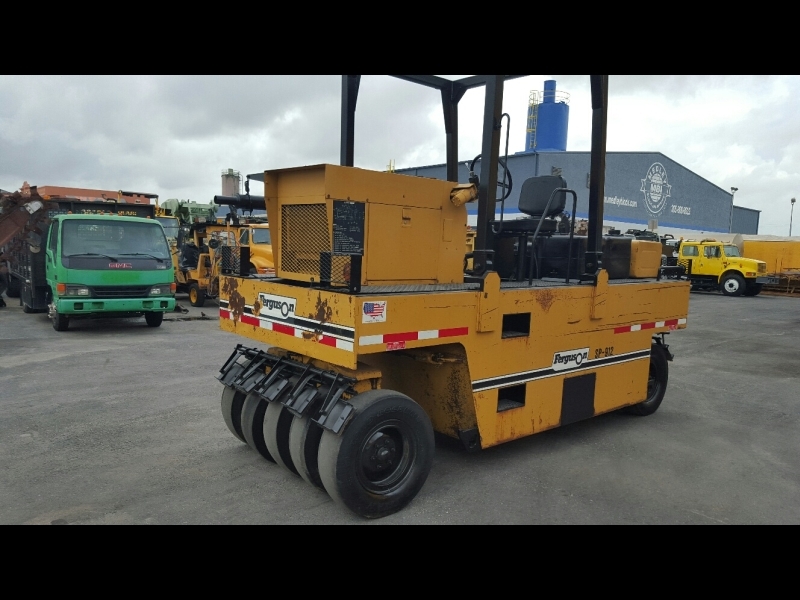 Виброкаток Ferguson SP 912 9-wheel Pneumatic Roller Виброкаток Ferguson SP 912 9-wheel Pneumatic Roller