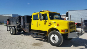 -     2002 International Patch Truck