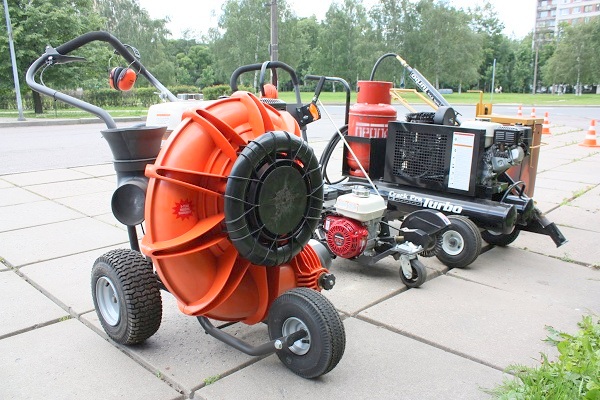   6 HP Billy Goat Blower