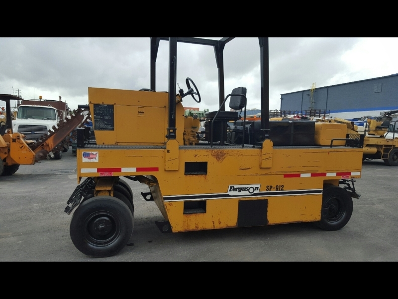 Виброкаток Ferguson SP 912 9-wheel Pneumatic Roller Виброкаток Ferguson SP 912 9-wheel Pneumatic Roller