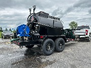 Установки для нанесения асфальтового покрытия объемом 550 и 700 галлонов как на прицепах (6).jpeg