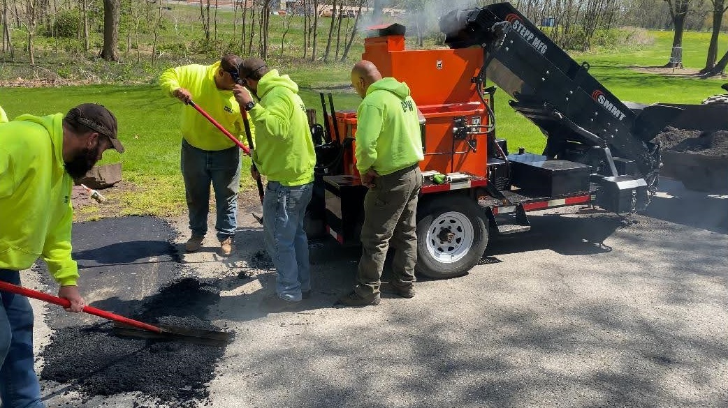 Прицепной рециклер асфальтобетона для ямочного ремонта - SMMT