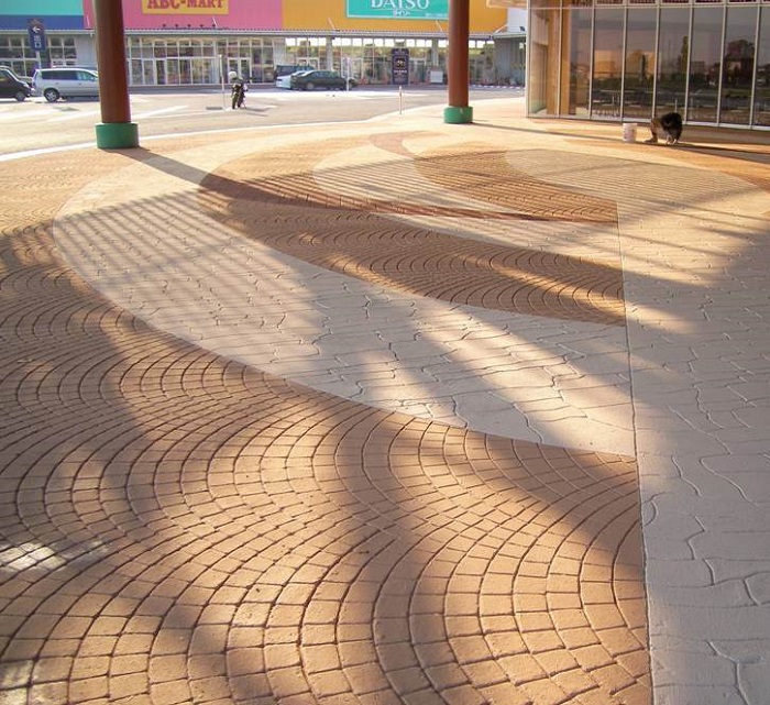 Портативное устройство для нанесения жидких цветных покрытий