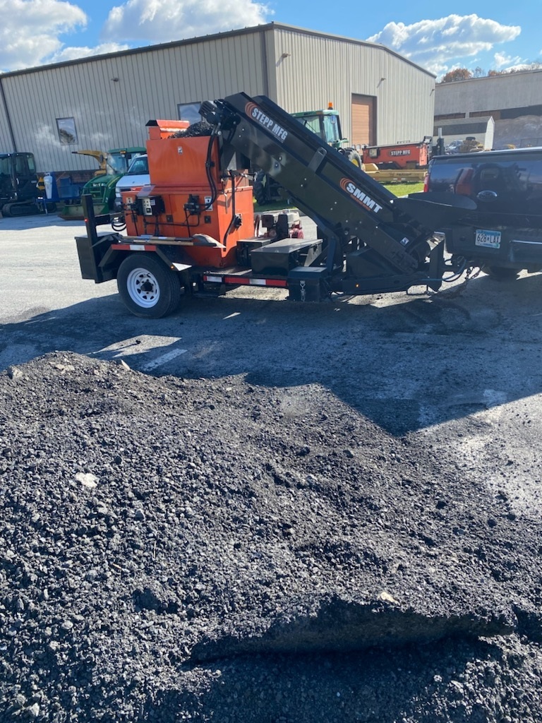 Прицепной рециклер асфальтобетона для ямочного ремонта - SMMT